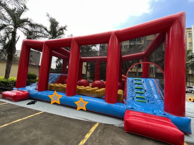 红立方充气跳床